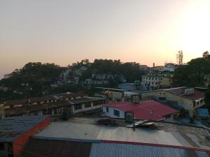Landour Apartment Beauty and Charm Kothri- Summer n Snow