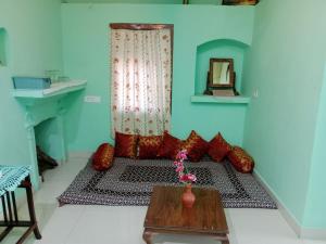 Landour Apartment Beauty and Charm Kothri- Summer n Snow