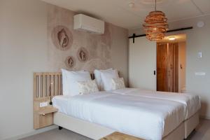 Twin Room with city view and access to elevator room in Hotel Truida