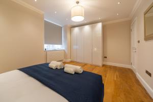 London luxury 3BD 3BTH Knightsbridge, Chelsea Lower Ground Floor Flat
