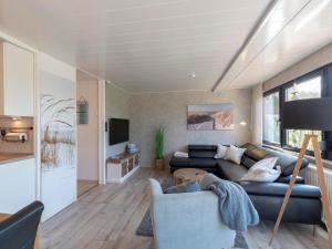 Bungalow at Garnekuul park with garden