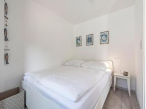 Bungalow at Garnekuul park with garden