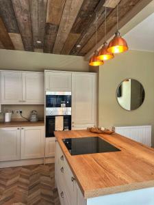 Villa Rose-Spacious Home with beautiful garden