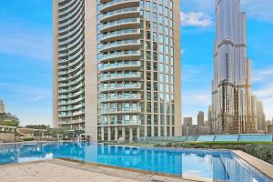 Stylish 2BR Downtown Dubai with Skyline & Burj Khalifa Views