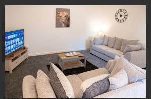 Central Mews Free Wi-Fi-Parking-Contractors