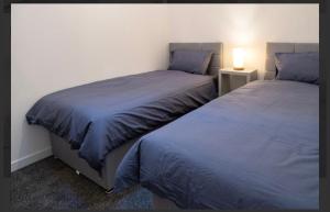 Central Mews Free Wi-Fi-Parking-Contractors