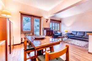 The Green Pianos House