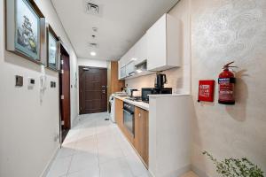 FIRST CLASS Studio Elegant Escape, Cozy Luxe