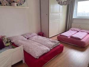 Zentrale, helle Wohnung mit Balkon! Ideal für Messe, Business und Städtereise