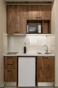 Aristotle Spot, City View Apartment by BiNoBi!