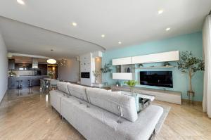 Seafront Terrace With A Breathtaking Valletta View