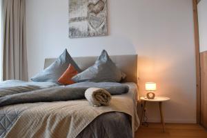 Luxury apartment castle view free garage