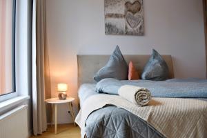 Luxury apartment castle view free garage