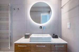 The HostMaster WiseView Acropolis