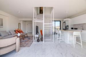 The HostMaster WiseView Acropolis