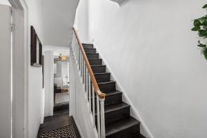 Three Bedroom Townhouse by Primal Estates Short Lets in Brighton