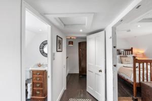 Three Bedroom Townhouse by Primal Estates Short Lets in Brighton