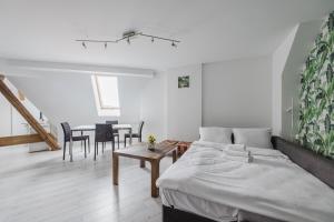 Piaskowa Sunny Roof Studio by BookingHost