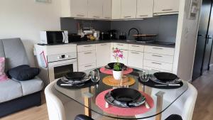 St Cyprien moderne et lumineux rez de jardin