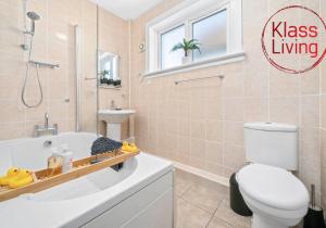 Coats Street Apartment by Klass Living Coatbridge