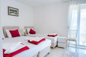 Studio with Balcony room in Guest House Vucicevic