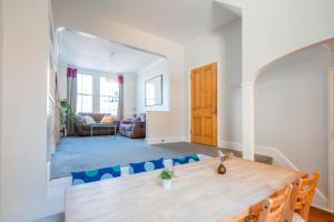 Quiet 5 bed Vauxhall House with garden and roof terrace