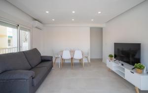 Apartamento con vistas al mar y la montaña