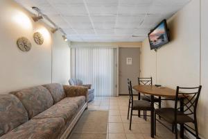 404 E Denver Ave, Unit 403