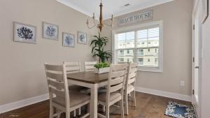 Residence 201N At The Sandcastle Condominiums