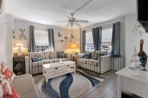 7203 Atlantic Ave, Unit 208