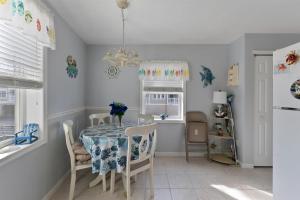 7203 Atlantic Ave, Unit 208