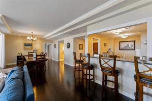 Residence 1108 At The Grand