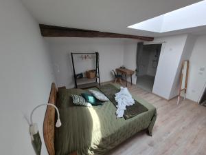 B&B / Chambres d'hotes Chambres d-hotes LA GRANGE DU PA de LA GROLLE : photos des chambres