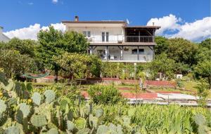 Stunning Apartment In Klenovica