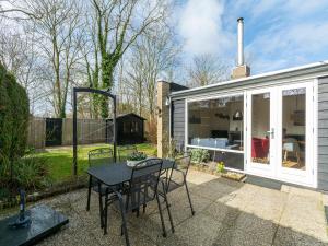 Bungalow in Sint Maartenszee near Dunes