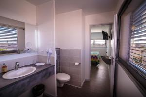 Hotels Hotel de la Plage : photos des chambres