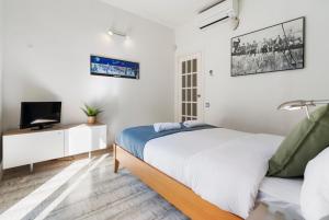 Steps to Sagrada Família AC Elevator