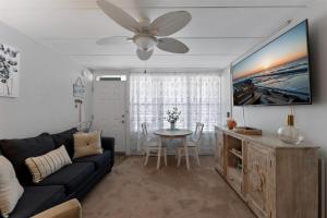 Sun, Sand &Poolside Fun! Beautiful 1BR Beach Condo