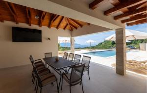 Nice Home In Slivno Ravno With Sauna