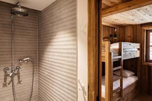 Les Chalets de la Source 1 - Luxe - Skis aux pieds - 10 personnes : photos des chambres