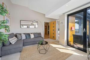 Waterfront Penthouse with Balcony & Parking