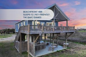 Beachfront 4BR - Tiki Bar, Yard Games, Smart TVs, Pets