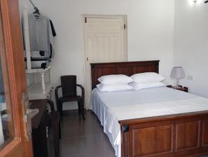 Comfort Stay with AC WiFi and Hot Water near Colombo