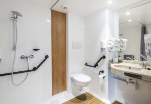 Hotels B&B HOTEL Perpignan Saleilles : photos des chambres