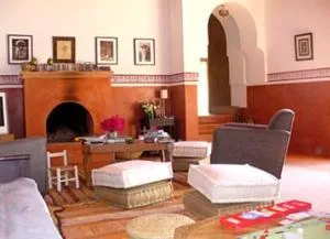 达尔马纳尔酒店 - 艾宰穆尔