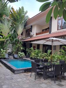 SURFARIS INN on poppies 2 apartment