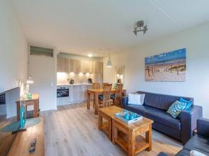 Beach Apartment 7 for 4 guests in Callanstoog