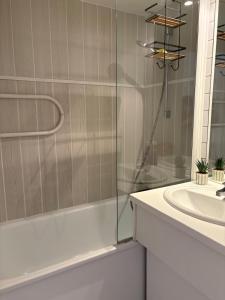 Appartements Superbe appart au golf de St Cyprien Piscine : photos des chambres