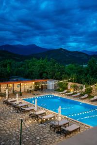 Vineyard Hotel & Winery