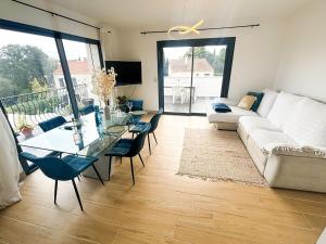 Top of villa, private pool 7 people